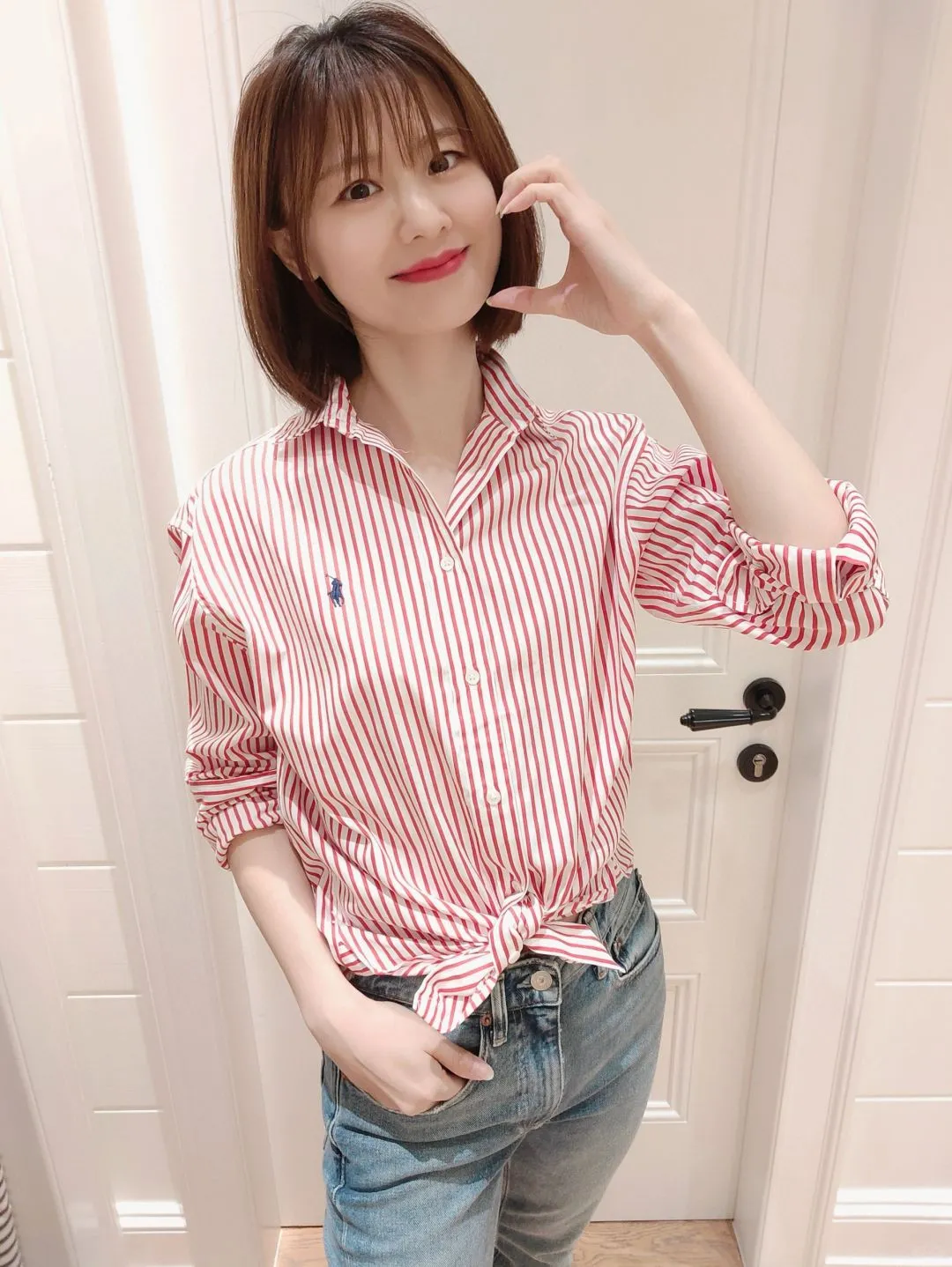 P260 💰 "Top quality" Style number: 8082# [Ralph Lauren classic basic new old money style striped shirt long sleeves] ✅Ralph Lauren Ralph Lauren colorful style old money style cotton poplin striped casual shirt long sleeves ✅Top ceiling quality ZP original development You can compare with the real thing at will ✅100% restored workmanship The entire garment is covered with seams and clean edges Curved triangular bifurcation ✅100% cotton poplin cotton Smooth to the touch Pre-car wash treatment The yarn is tighter ✅Customized dyed original pearlescent white bottom buttons, large and small zoning, vertical phoenix eyelets ✅Special shaped chiffon foil inside the collar door tube, not easy to deform and pull ✅Refreshing colorful striped shirt, salty or sweet, daily travel, extremely high production rate, customized style ✅The upper body looks much better than the real thing, can be worn alone or worn in all seasons, highly recommended for goddesses, size: S-XL, color: red, blue, green